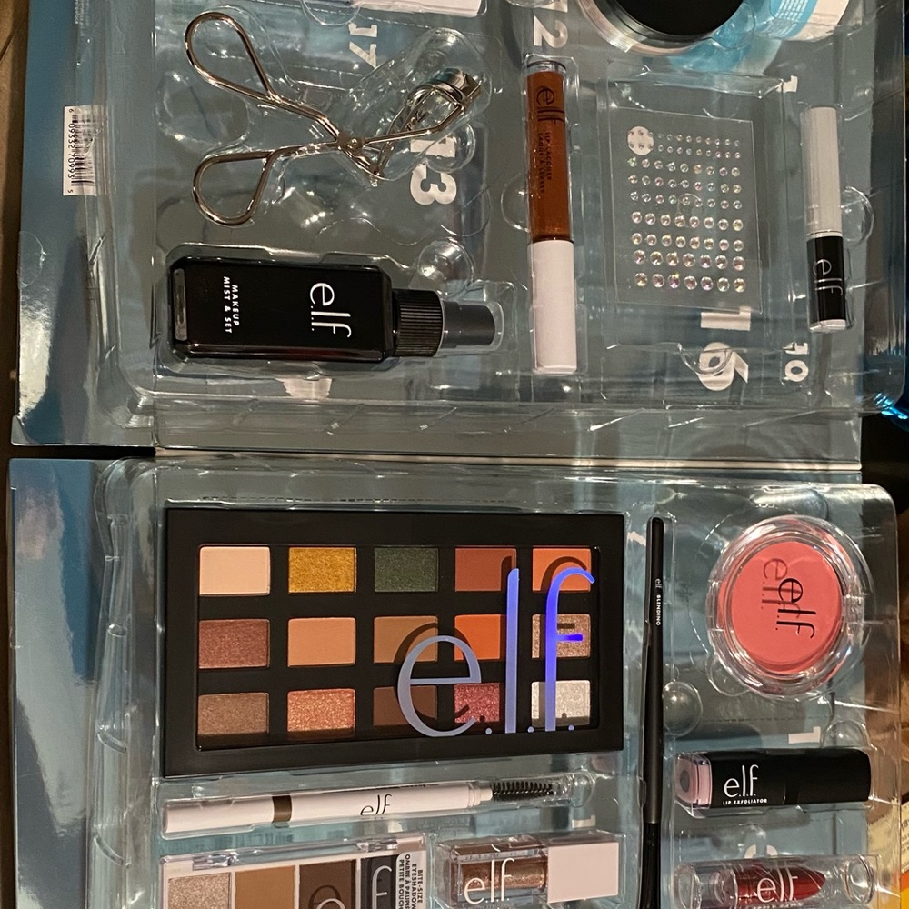 MAKE UP KIT